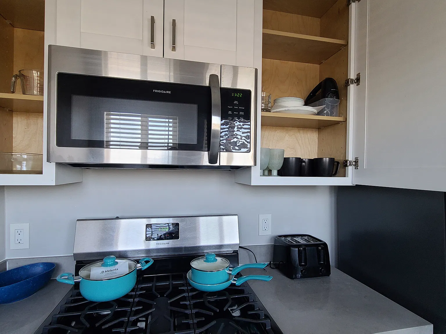 Studio, 465 sqft, $1,975 — Photo 4