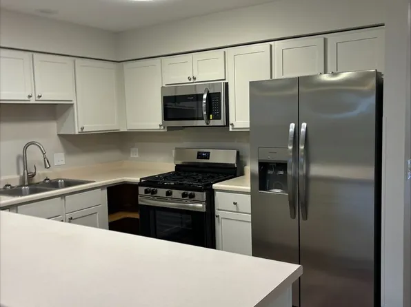 100 N Atkinson, 100 N Atkinson Rd APT H, Grayslake, IL 60030