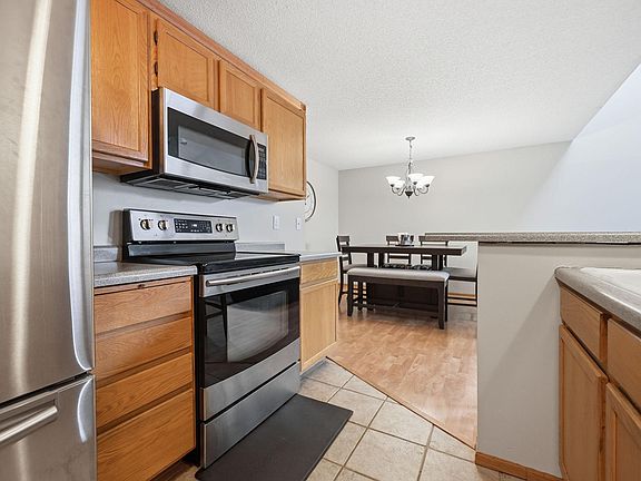 5th image of 13242 Aberdeen St NE
