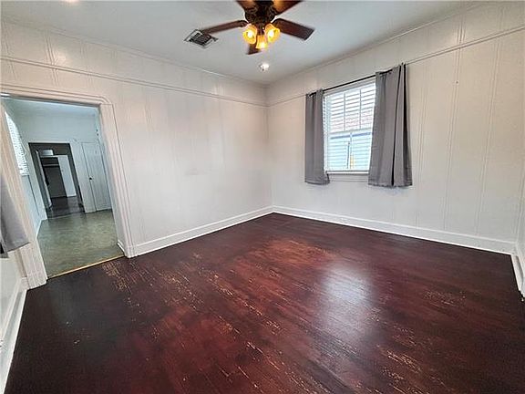 4th image of 1129 Lafayette St