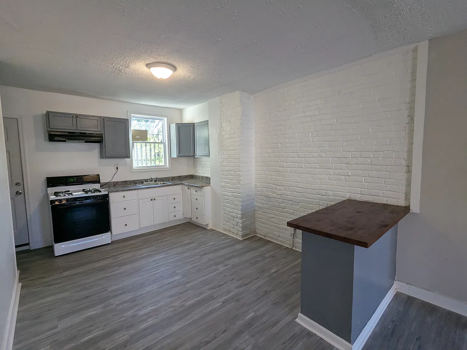 4 bed, $1,499 — Photo 4