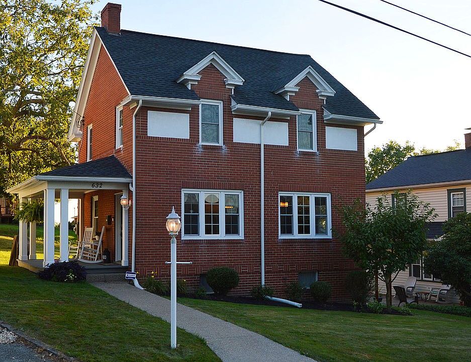 1st image of 632 Fairmont St
