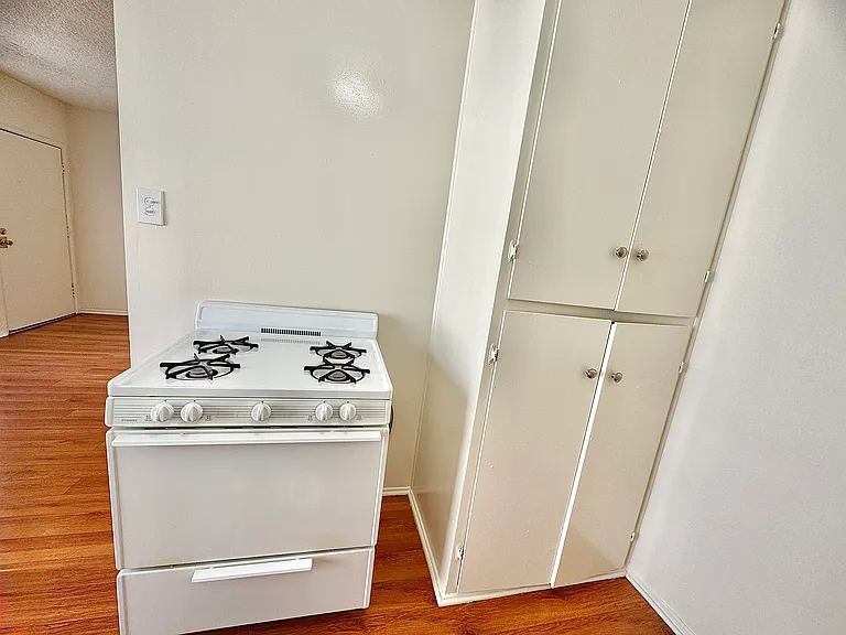 13014 Sherman Way — Photo 15