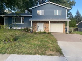 2815 Olympia Dr, Bettendorf, IA