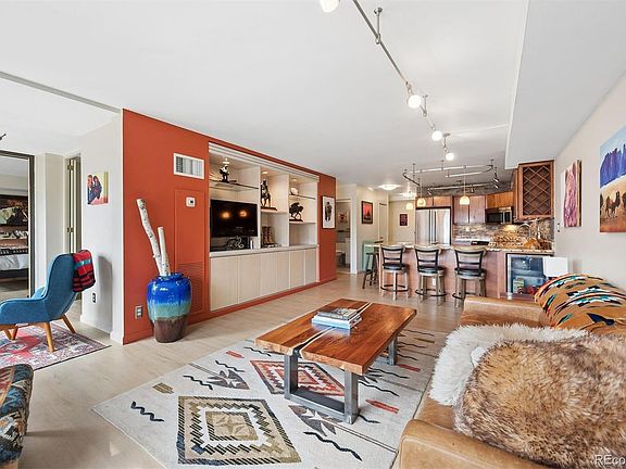4th image of 1551 Larimer Street #2305