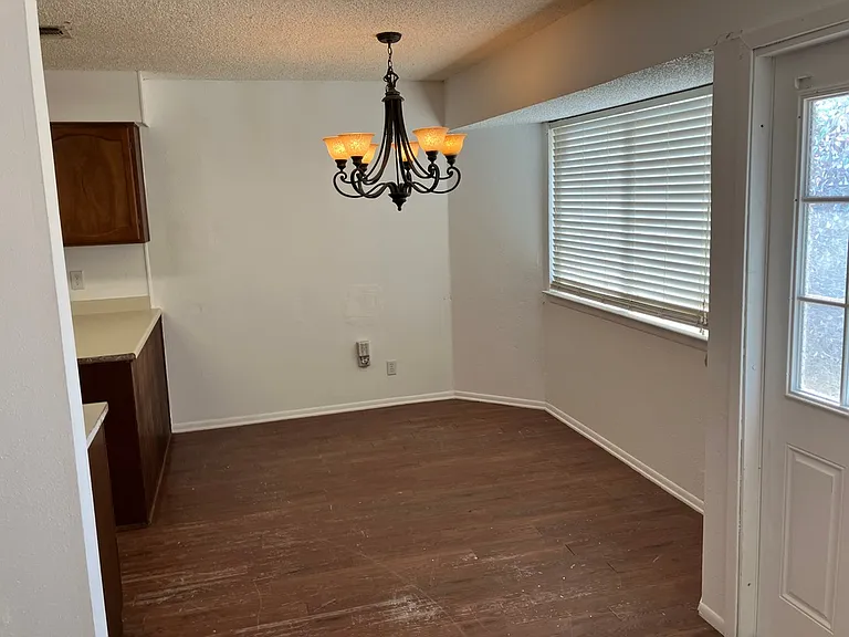 1237 Churing Dr — Photo 7
