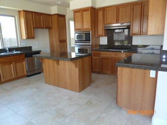 4th image of 649 Aliso Viejo Ct