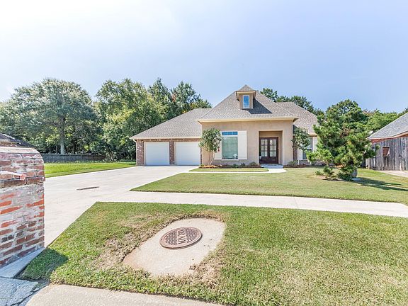 2nd image of 207 Belle Maison Dr