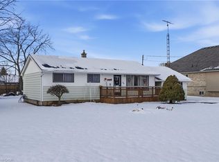 29 Leckie Ave, Hamilton, ON L8J 2S7