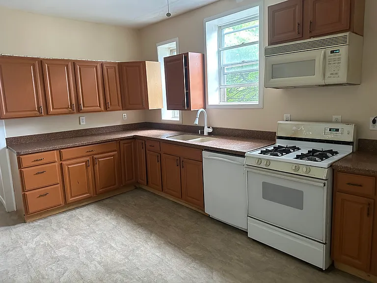 908 Jacob St #1 — Photo 4