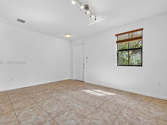 5th image of 11561 SW 232nd Ln