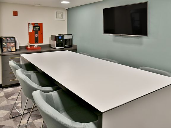 4th image of 3575 Lexington Ave S APT 212
