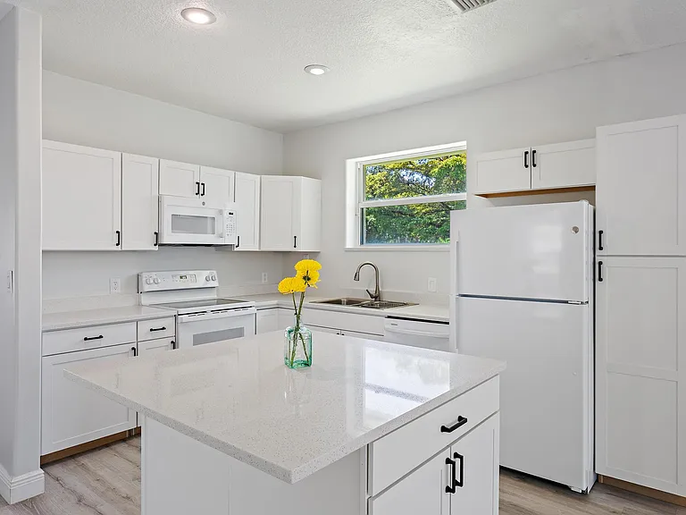 13928 82nd Ln N — Photo 35