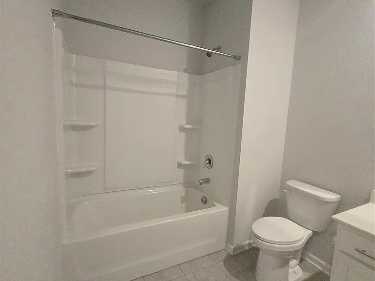 5240 Kinsbridge Dr — Photo 27