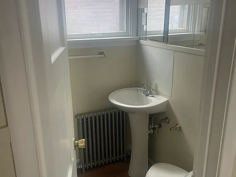 310 N 10th St — Photo 5