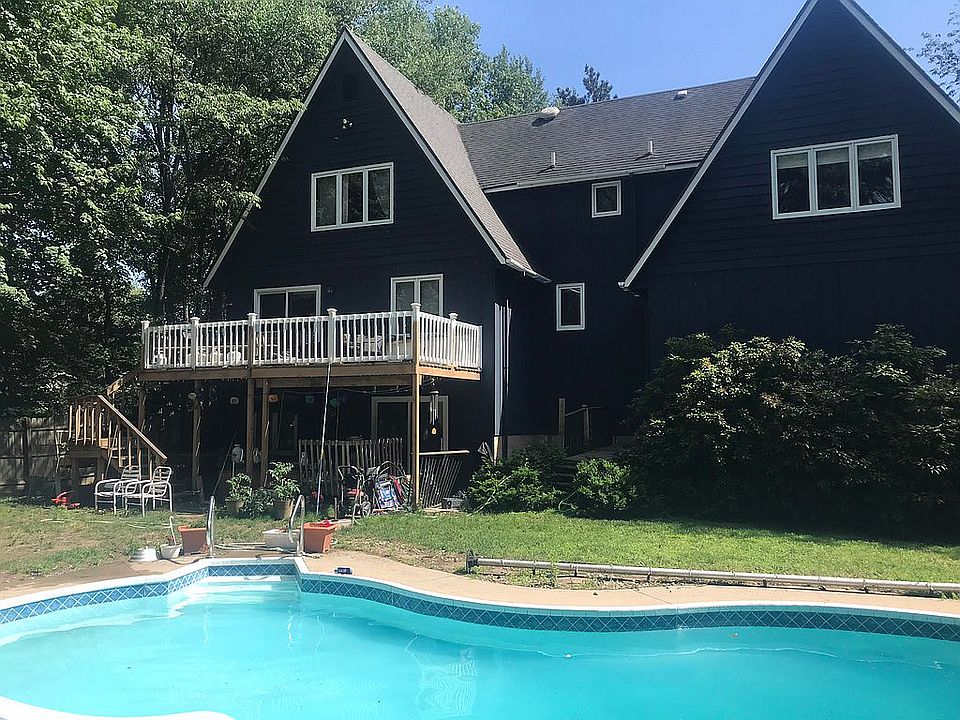 2nd image of 15671 Ryan Dr