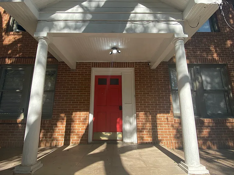 2714 Whitis Ave #A — Photo 16