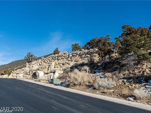 3rd image of 1960 N Mahogany Cir
