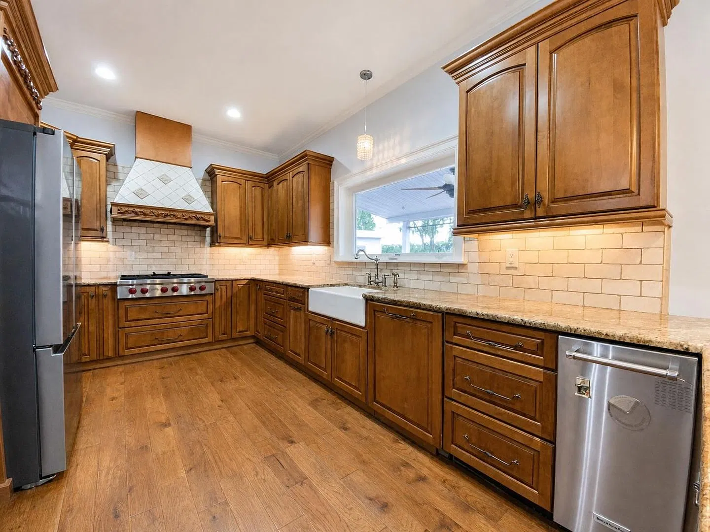 Stunning South Lakeland Rental Loaded With Upgrades Inside & Out! — Photo 1