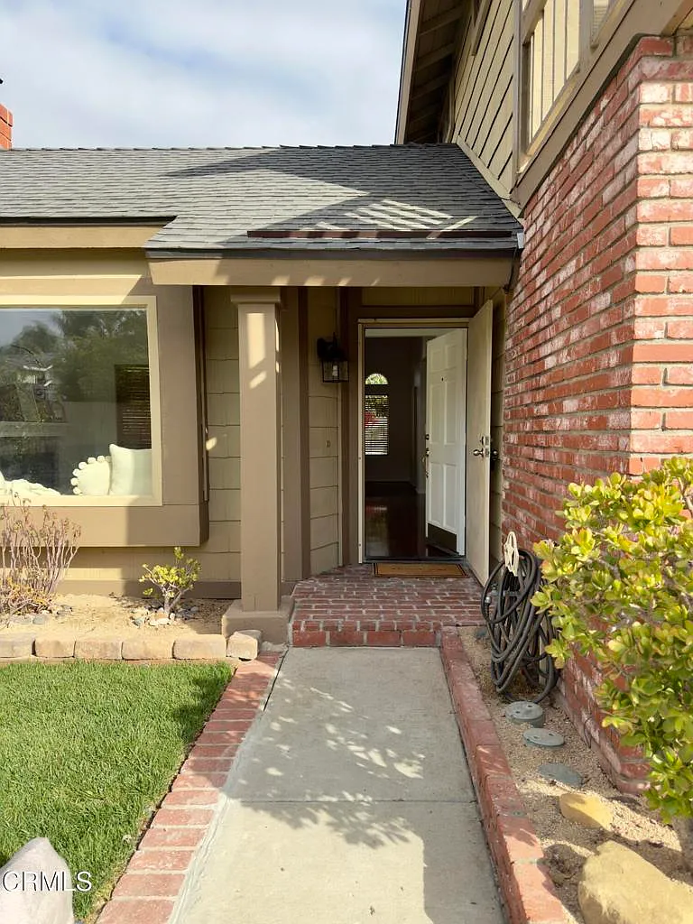 3 bed, 3.0 bath, 1575 sqft, $4,000 — Photo 4