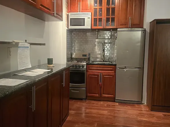 590 Parkside Avenue image 1 of 6
