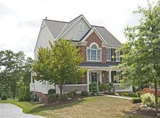 1005 Fieldstone Dr, Canonsburg, PA 15317