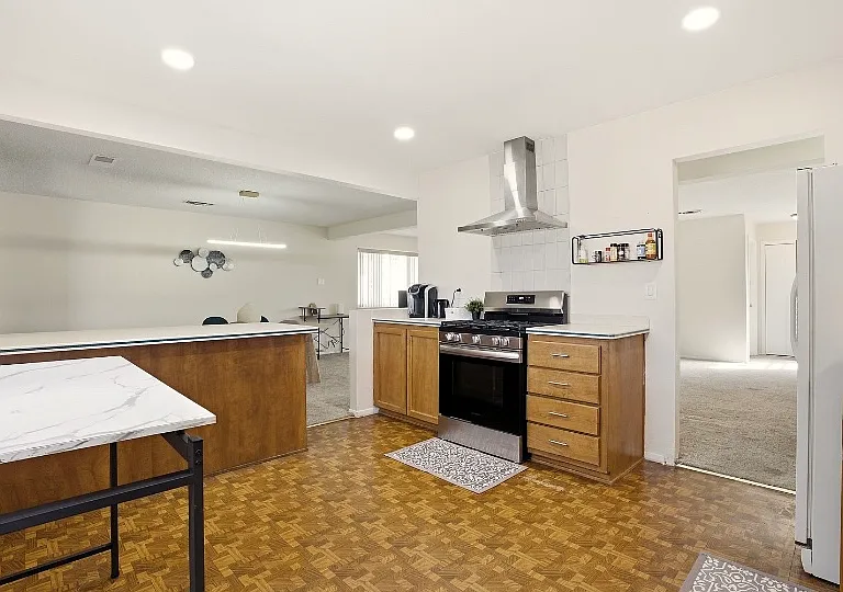 4305 Andrew Dr NE — Photo 27