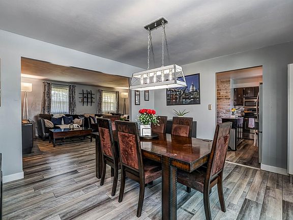 5th image of 8760 Bluebird Dr