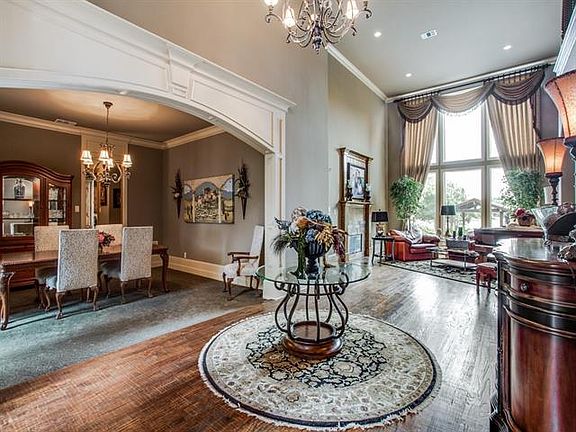 5th image of 3106 Lake Creek Dr