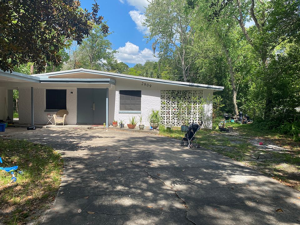 1st image of 2909 NE 16th Dr