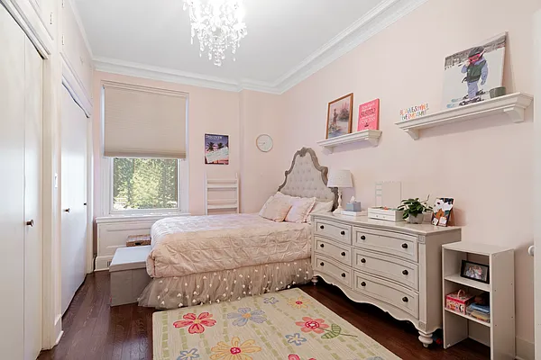 Sold by Compass | media 9