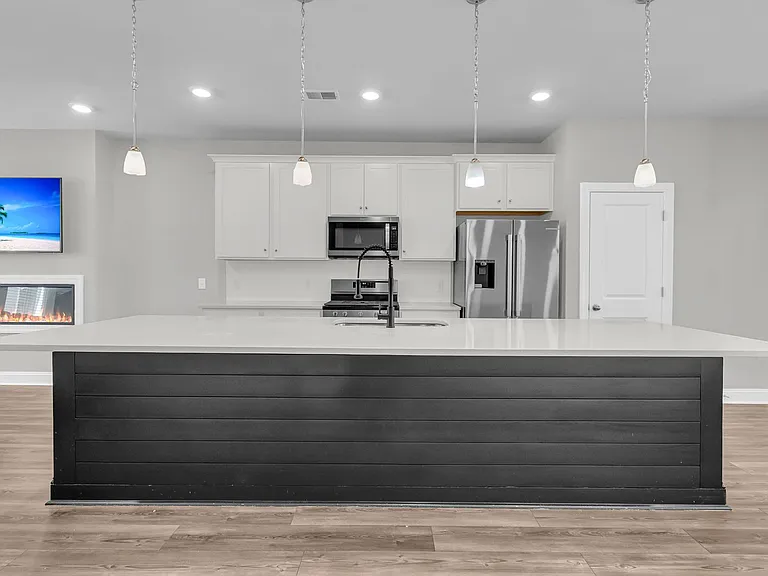 1247 Tice Ln — Photo 8
