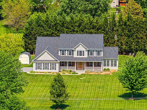 5th image of 425 Chinquapin Dr