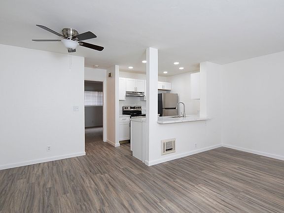 4th image of 4739 Mansfield St APT 2