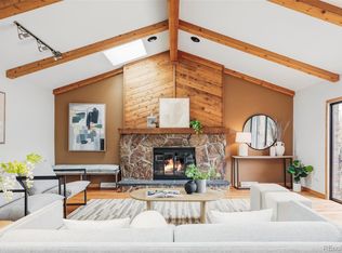 7045 S Penrose Ct, Centennial, CO 80122