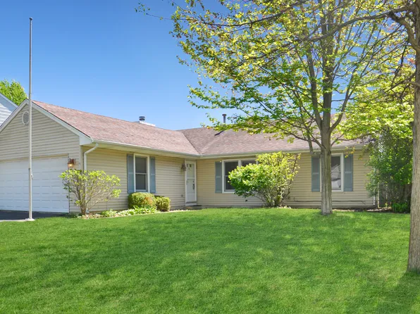30W231 Huntington Dr, Warrenville, IL 60555