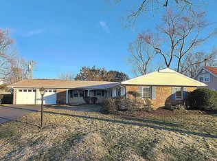 13104 Poplar Tree Rd, Fairfax, VA 22033