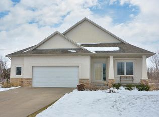 1421 Whitecap Ln, Waconia, MN 55387