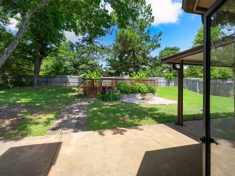 3075 Stonecrest Cir — Photo 36