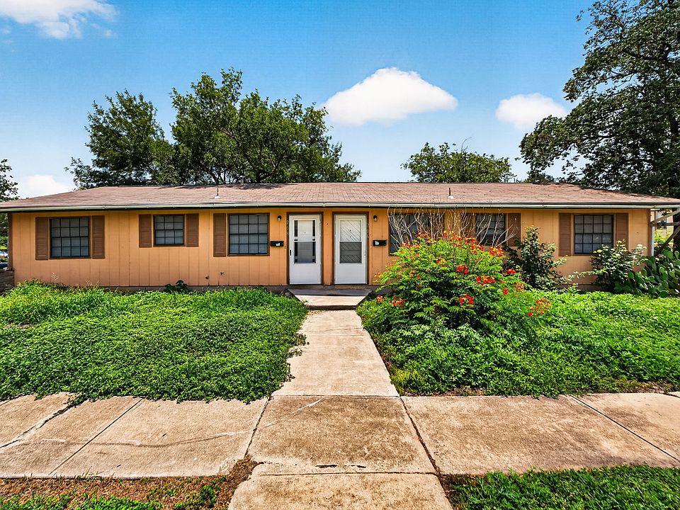 1st image of 208 Bexar Dr
