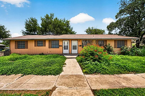 208 Bexar Dr Photo 1