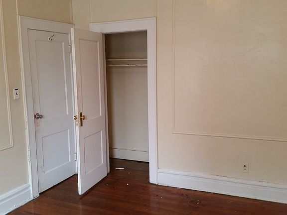 closet door and bedroom door from inside Bedroom