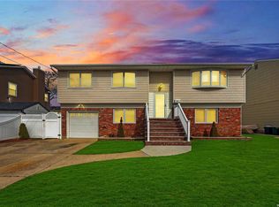 1779 Gormley Ave, Merrick, NY 11566