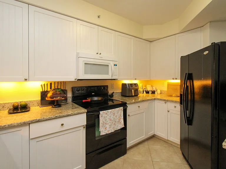 1100 Pine Ridge Rd #B-301 — Photo 22