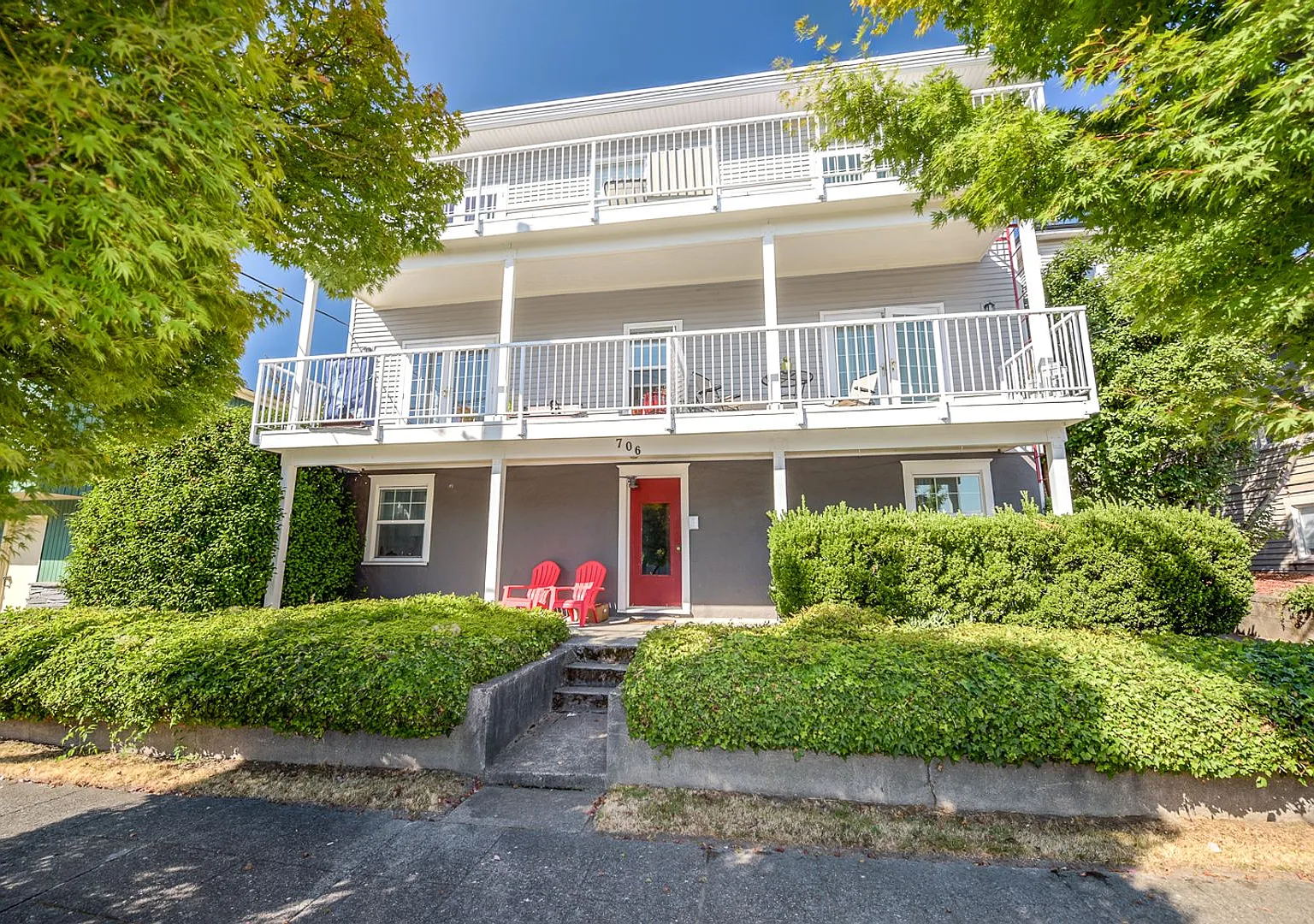 Victoria Apartments — Photo 1