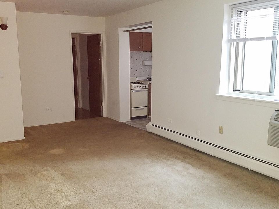 1st image of 5949 N Kenmore Ave APT 303