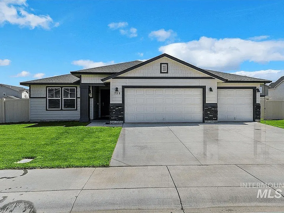 759 Pronghorn Dr