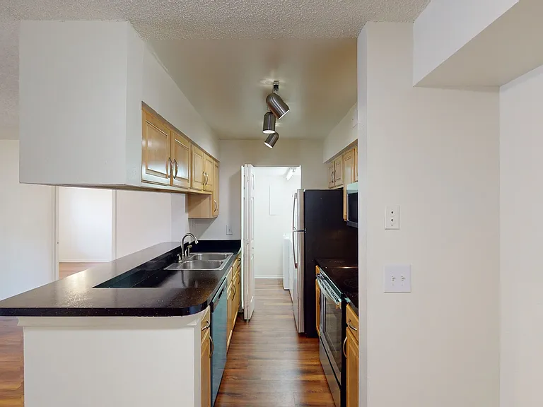 Lakewood Place — Photo 142