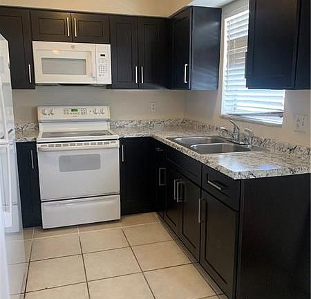 2nd image of 5400 Hollywood Blvd APT 3