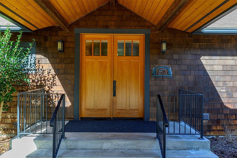 4th image of 631 Maple Heights Road
